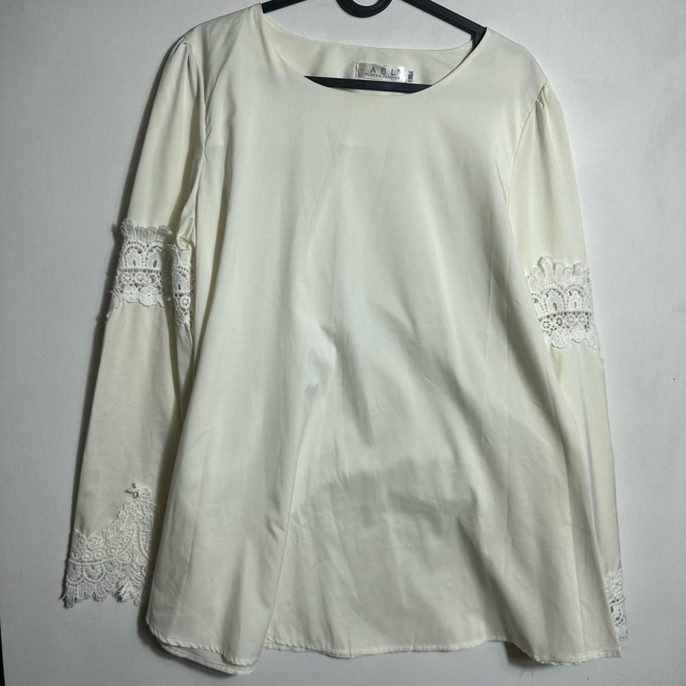 Elegant Cream Lace 70s inspired Women's Blouse